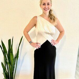 Beautiful Off-Shoulder Evening dress by Lauren Ralph Lauren